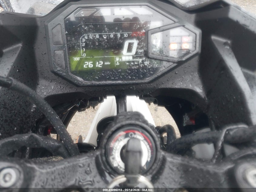 2025 Kawasaki Ninja VIN ML5EXGG16SDA53304 IAAI salvage auction — ALL OVER, Salvage (Massachusetts), sold $1,550 on 2026-07-14 (photo 7)