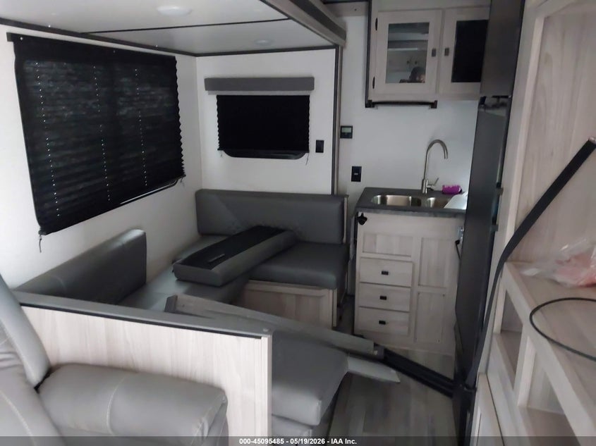 2023 Coachmen Other VIN 5ZT2SBRB4PS046091 IAAI salvage auction — FRAME DAMAGE, Junk Bill Of Sale Mv2459 (Wisconsin), sold $2,250 on 2026-07-21 (photo 5)