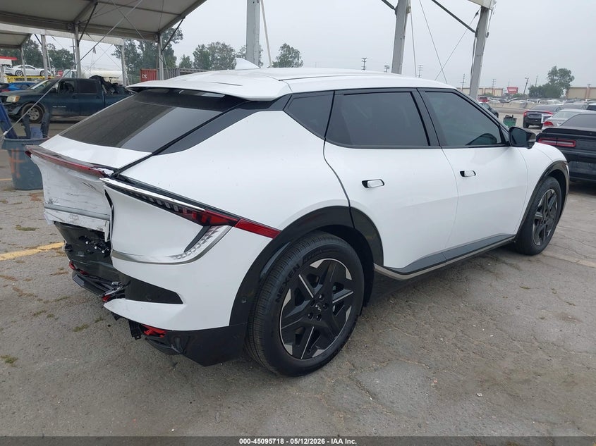 2025 Kia Ev6 VIN 5XYC3DJC7SG013961 IAAI salvage auction — REAR END, Salvage (California), sold $13,700 on 2026-07-08 (photo 4)