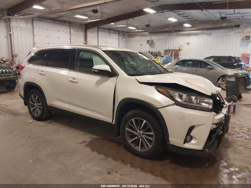 2019 Toyota Highlander VIN 5TDJZRFH2KS574059 IAAI salvage auction — FRONT END, Clear (Michigan), sold $6,500 on 2026-07-21 (photo 1)