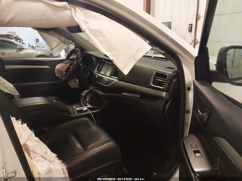 2019 Toyota Highlander VIN 5TDJZRFH2KS574059 IAAI salvage auction — FRONT END, Clear (Michigan), sold $6,500 on 2026-07-21 (photo 5)