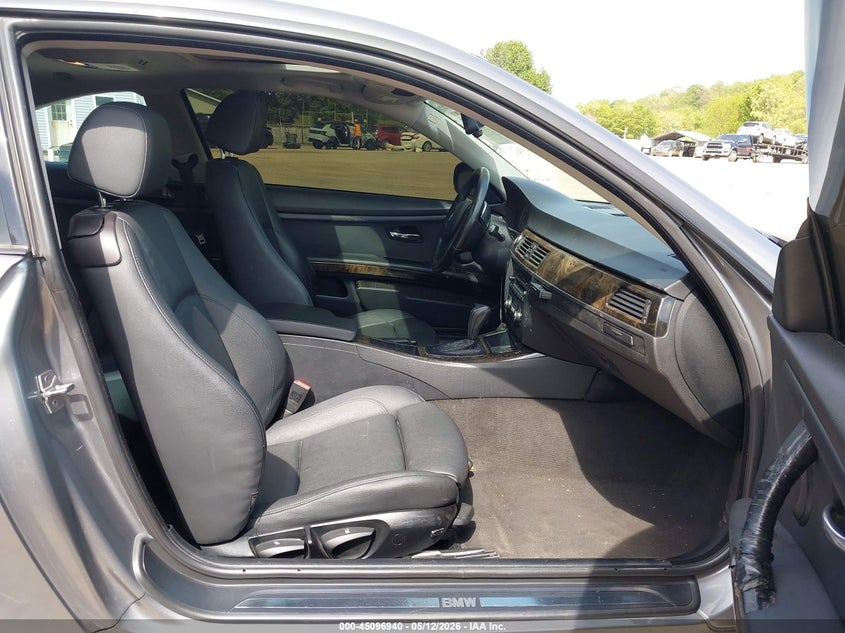 2010 BMW 3er VIN WBAWV1C50AP124266 IAAI salvage auction — NORMAL WEAR, Salvage (Texas), sold $450 on 2026-07-27 (photo 5)