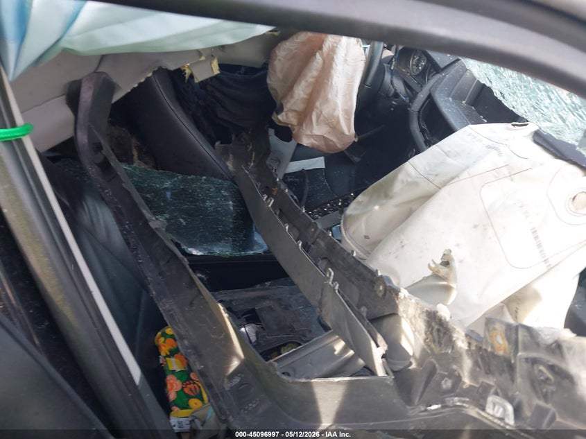 2015 BMW X1 VIN WBAVL1C52FVY31860 IAAI salvage auction — ROLLOVER, Salvage (Illinois), sold $450 on 2026-07-14 (photo 5)