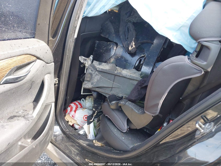 2015 BMW X1 VIN WBAVL1C52FVY31860 IAAI salvage auction — ROLLOVER, Salvage (Illinois), sold $450 on 2026-07-14 (photo 8)