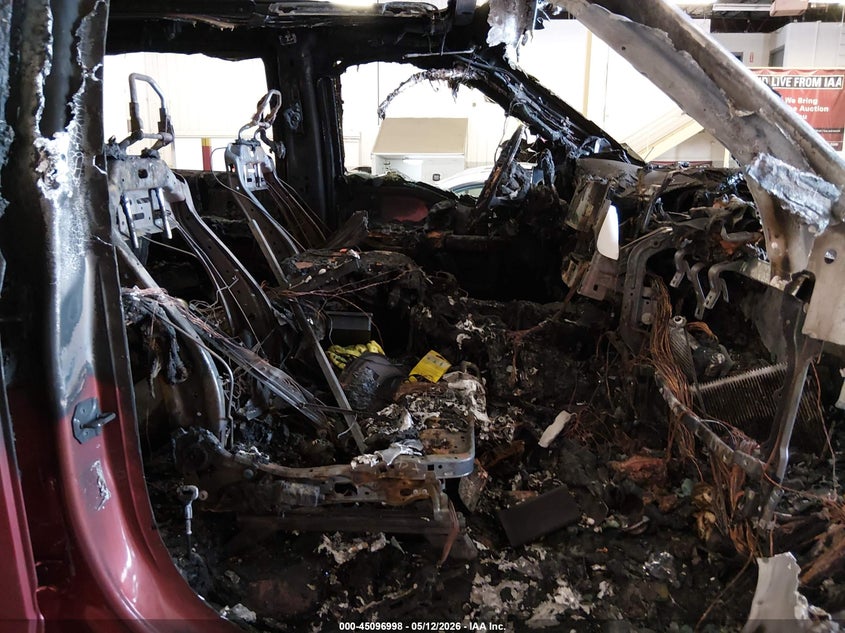 2017 Ford F350 VIN 1FT8W3BT9HED18451 IAAI salvage auction — TOTAL BURN, Salvage (Oregon), sold $1,000 on 2026-07-09 (photo 5)