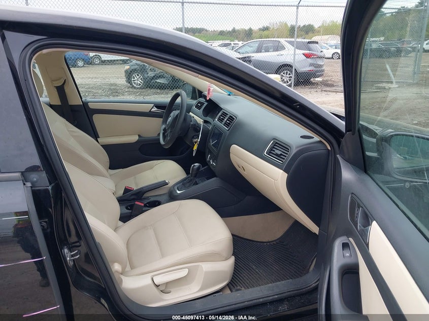 2011 Volkswagen Jetta VIN 3VWDX7AJ0BM321448 IAAI salvage auction — FRONT END, Salvage (New Hampshire), sold $375 on 2026-07-22 (photo 5)