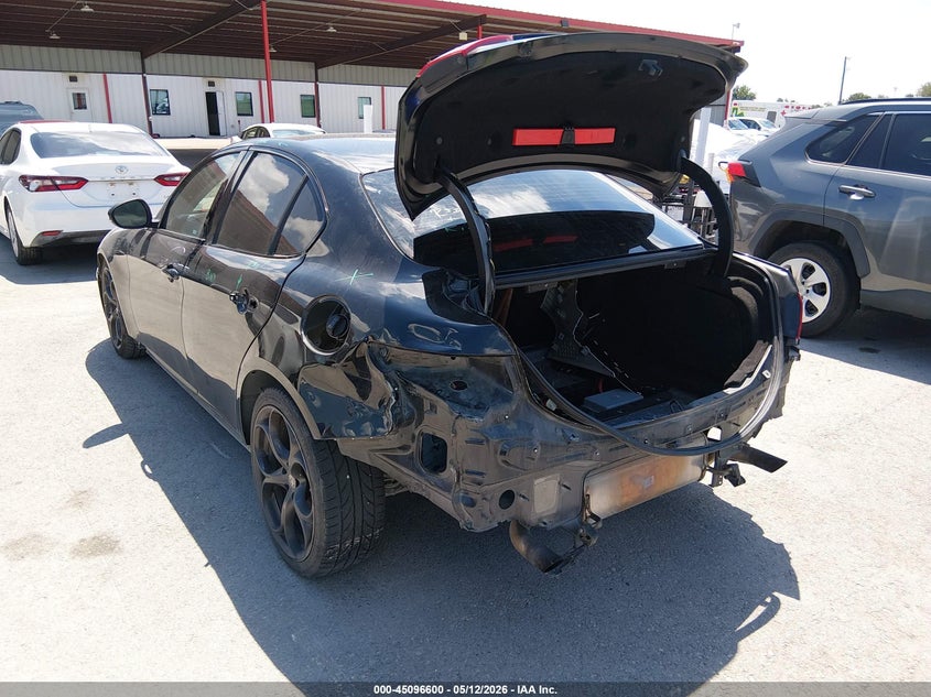 2017 Alfa romeo Giulia VIN ZARFAECN4H7534140 IAAI salvage auction — REAR END, Original (Texas), sold $4,775 on 2026-07-30 (photo 3)