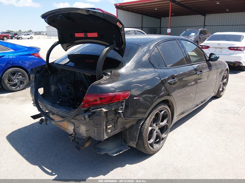 2017 Alfa romeo Giulia VIN ZARFAECN4H7534140 IAAI salvage auction — REAR END, Original (Texas), sold $4,775 on 2026-07-30 (photo 4)