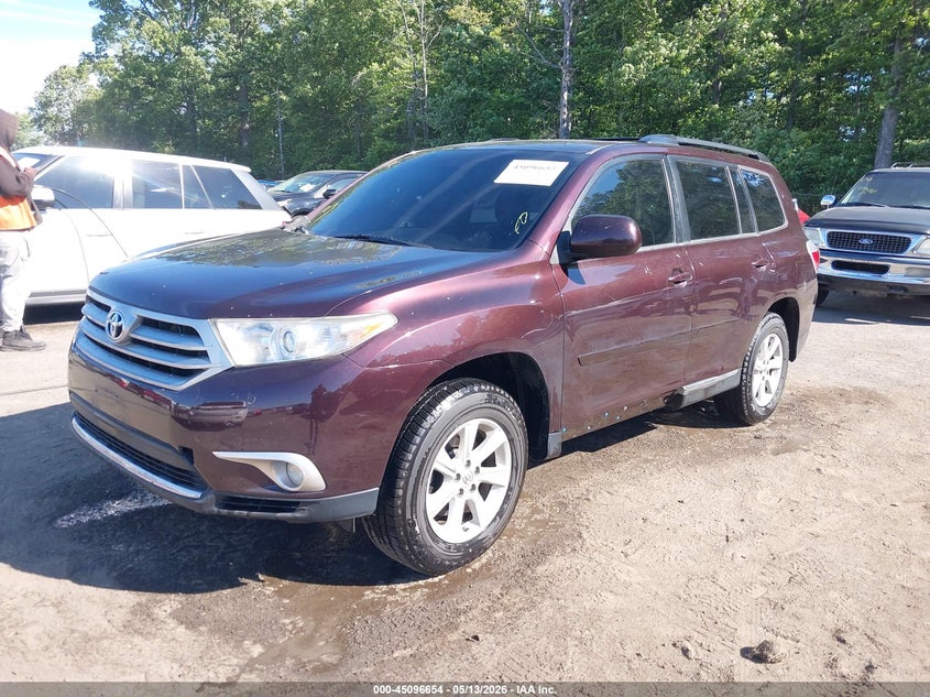 2013 Toyota Highlander VIN 5TDZK3EH4DS131341 IAAI salvage auction — LEFT & RIGHT, Salvage - Greater Than 75% (Maryland), sold $4,200 on 2026-07-08 (photo 2)