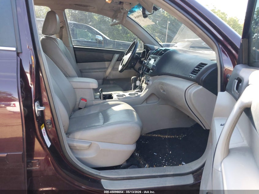 2013 Toyota Highlander VIN 5TDZK3EH4DS131341 IAAI salvage auction — LEFT & RIGHT, Salvage - Greater Than 75% (Maryland), sold $4,200 on 2026-07-08 (photo 5)