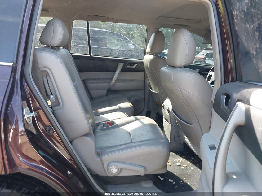 2013 Toyota Highlander VIN 5TDZK3EH4DS131341 IAAI salvage auction — LEFT & RIGHT, Salvage - Greater Than 75% (Maryland), sold $4,200 on 2026-07-08 (photo 8)