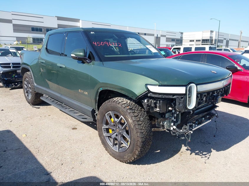 2022 Rivian R1t VIN 7FCTGAAL4NN004483 IAAI salvage auction — FRONT & REAR, Original (Texas), sold $8,500 on 2026-07-29 (photo 1)