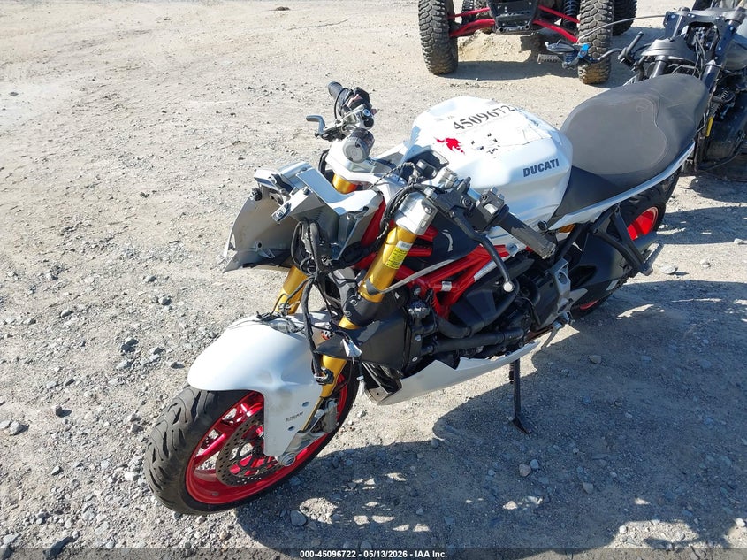 2017 Ducati Supersport VIN ZDMVABDS8HB003369 IAAI salvage auction — FRONT & REAR, Salvage (North Carolina), sold $525 on 2026-07-21 (photo 2)