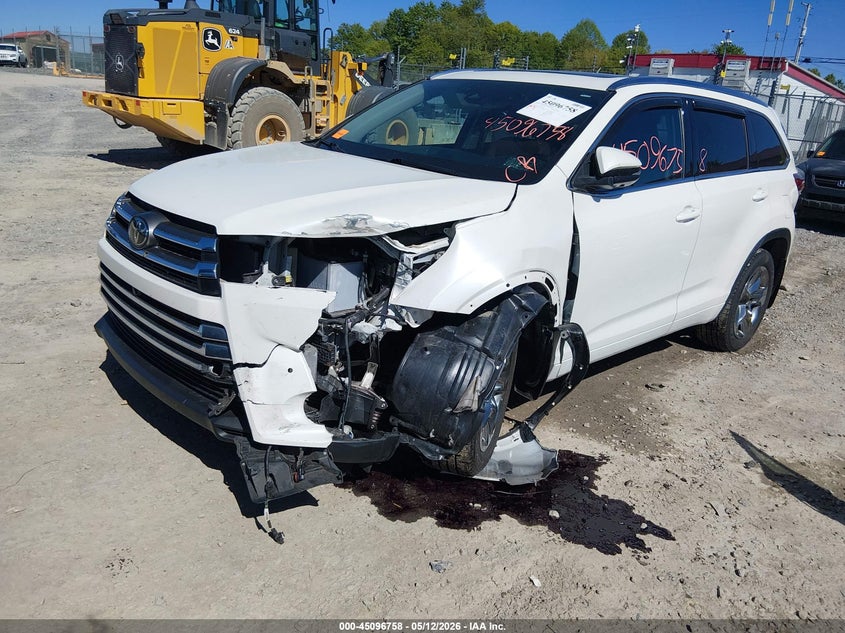 2018 Toyota Highlander VIN 5TDDZRFH5JS861228 IAAI salvage auction — LEFT SIDE, Salvage (West Virginia), sold $11,025 on 2026-07-22 (photo 2)