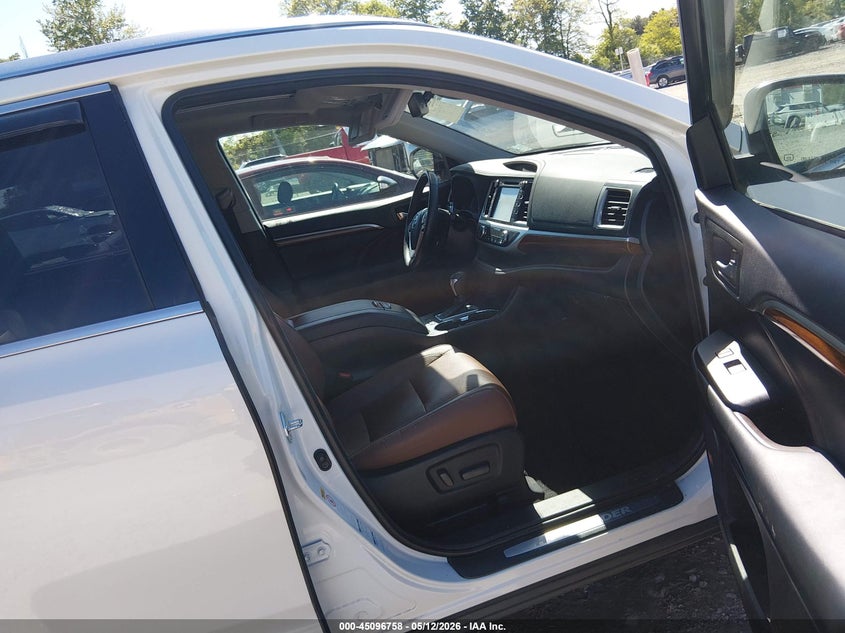 2018 Toyota Highlander VIN 5TDDZRFH5JS861228 IAAI salvage auction — LEFT SIDE, Salvage (West Virginia), sold $11,025 on 2026-07-22 (photo 5)