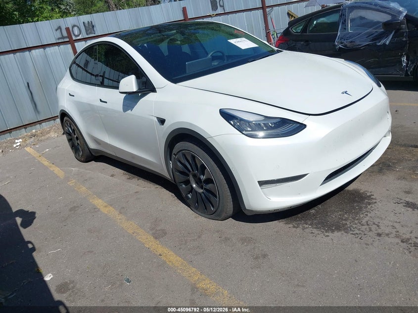 2020 Tesla Model y VIN 5YJYGDEF3LF022194 IAAI salvage auction — FRONT END, Salvage (Utah), sold $9,600 on 2026-07-09 (photo 1)