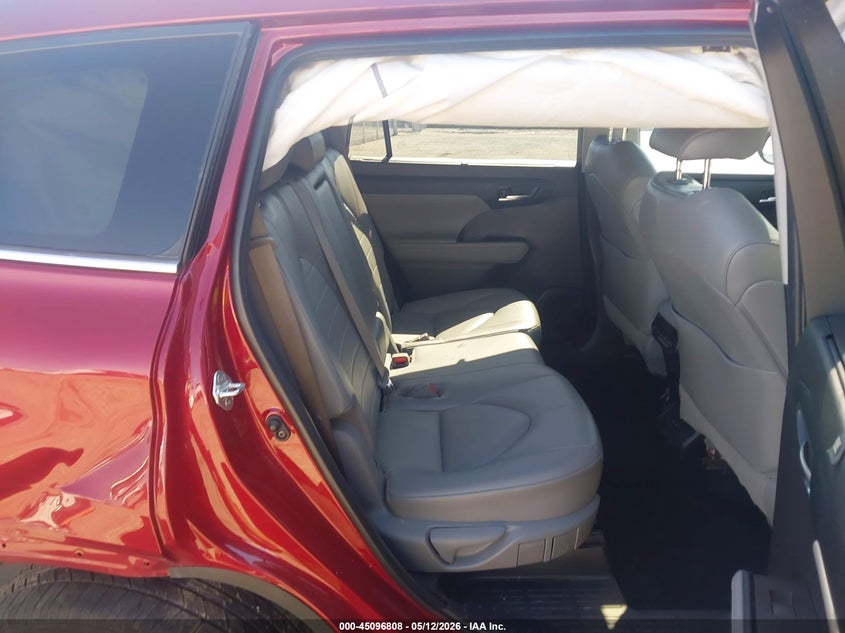 2022 Toyota Highlander VIN 5TDGZRBH5NS209086 IAAI salvage auction — RIGHT REAR, Salvage (Arkansas), sold $12,700 on 2026-07-22 (photo 8)