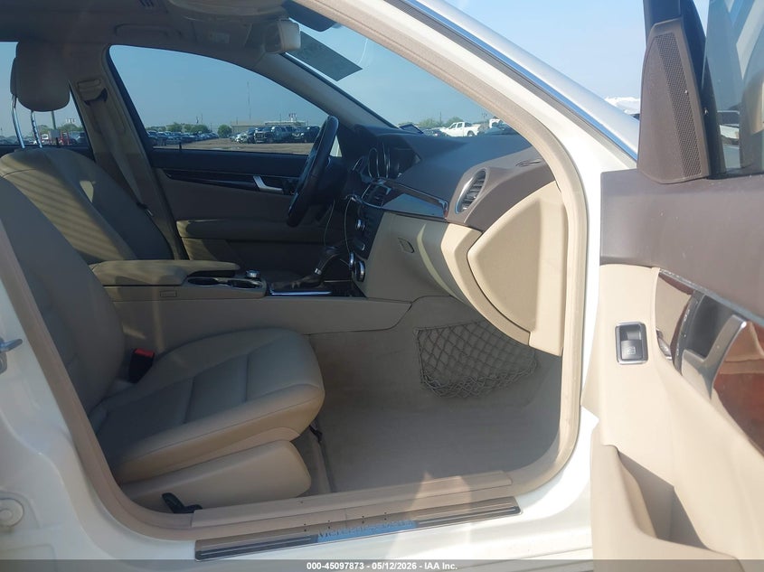 2012 Mercedes-benz C-klasse VIN WDDGF4HB6CA609284 IAAI salvage auction — FRONT END, Original (Texas), sold $250 on 2026-07-29 (photo 5)