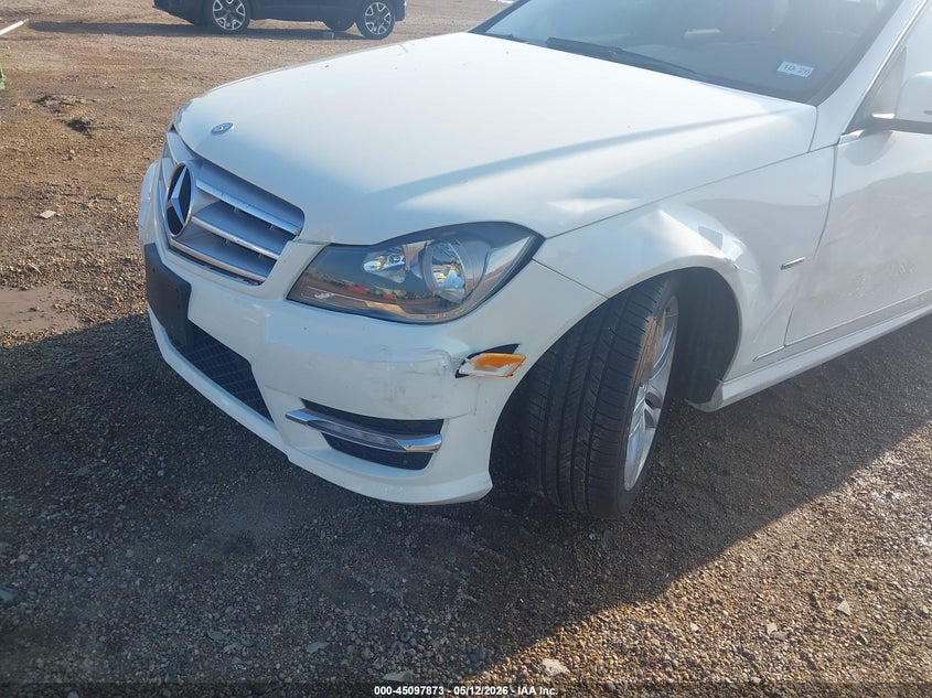 2012 Mercedes-benz C-klasse VIN WDDGF4HB6CA609284 IAAI salvage auction — FRONT END, Original (Texas), sold $250 on 2026-07-29 (photo 6)