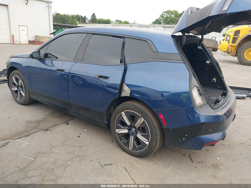 2024 BMW Ix VIN WB523CF09RCN84740 IAAI salvage auction — FRONT END, Salvage Title, sold $23,600 on 2026-08-14 (photo 3)