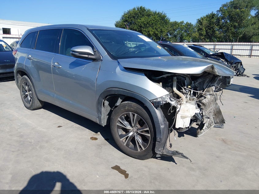 2018 Toyota Highlander VIN 5TDZARFH8JS041822 IAAI salvage auction — FRONT END, Salvage Title, sold $750 on 2026-07-28 (photo 1)