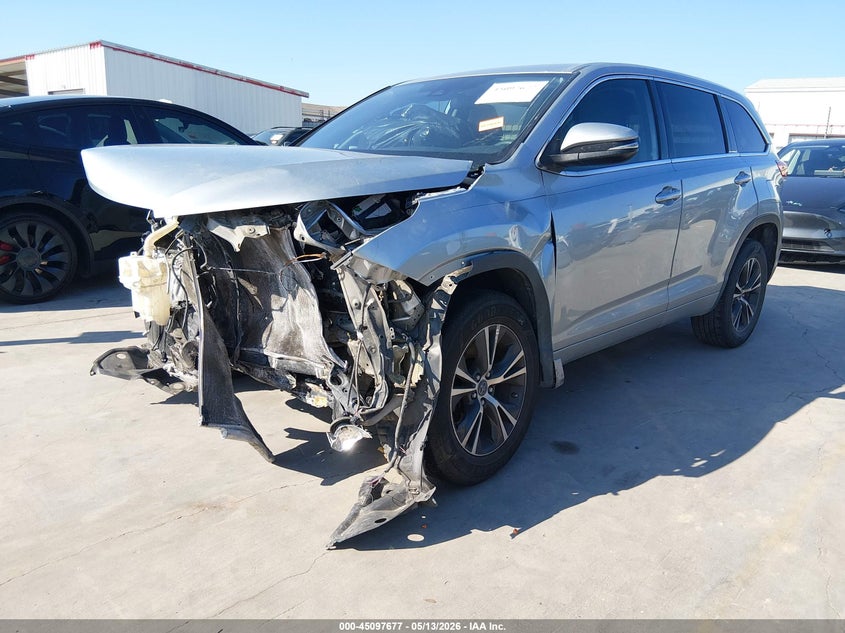 2018 Toyota Highlander VIN 5TDZARFH8JS041822 IAAI salvage auction — FRONT END, Salvage Title, sold $750 on 2026-07-28 (photo 2)