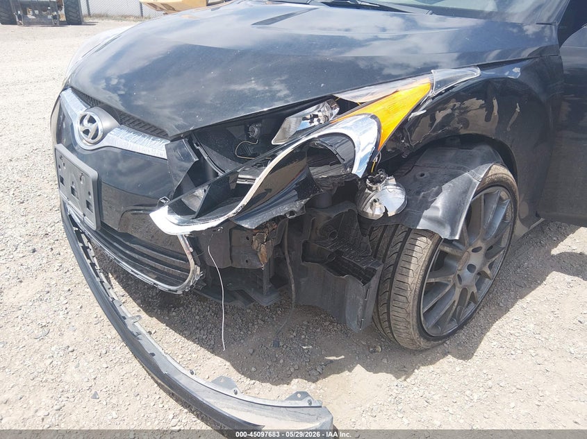 2017 Hyundai Veloster VIN KMHTC6AD0HU319164 IAAI salvage auction — LEFT FRONT, Salvage Title, sold $25 on 2026-07-29 (photo 6)