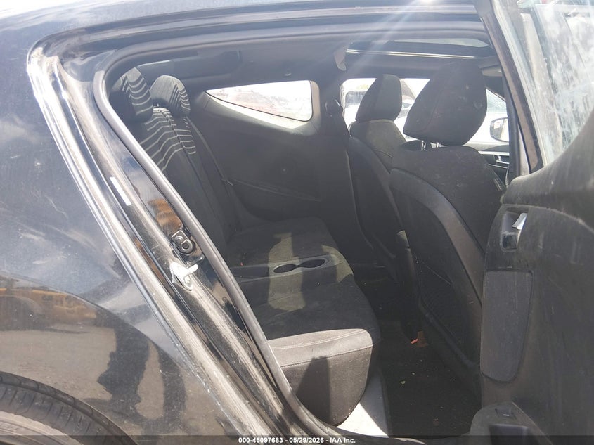 2017 Hyundai Veloster VIN KMHTC6AD0HU319164 IAAI salvage auction — LEFT FRONT, Salvage Title, sold $25 on 2026-07-29 (photo 8)