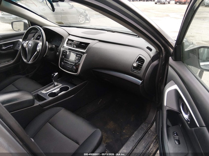 2018 Nissan Altima VIN 1N4AL3AP1JC123305 IAAI salvage auction — SIDE, Salvage (Maine), sold $800 on 2026-09-13 (photo 5)