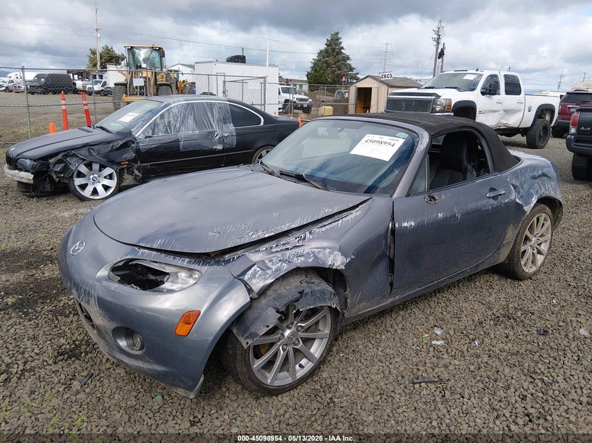 2006 Mazda Mx-5 VIN JM1NC25FX60105188 IAAI salvage auction — LEFT & RIGHT, Salvage (Oregon), sold $800 on 2026-07-13 (photo 2)