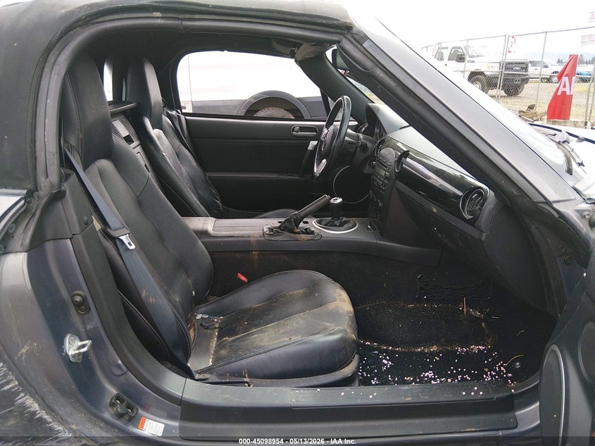 2006 Mazda Mx-5 VIN JM1NC25FX60105188 IAAI salvage auction — LEFT & RIGHT, Salvage (Oregon), sold $800 on 2026-07-13 (photo 5)