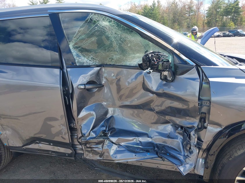2026 Nissan Rogue VIN JN8BT3DDXTW481623 IAAI salvage auction — RIGHT SIDE, Salvage (Massachusetts), sold $13,350 on 2026-07-10 (photo 5)