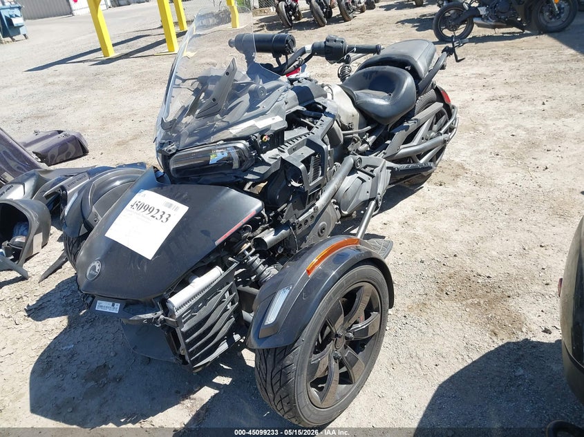 2016 Can-am/ brp Spyder VIN 2BXRDDD21GV000305 IAAI salvage auction — FRONT END, Salvage Title, sold $1,900 on 2026-10-07 (photo 2)