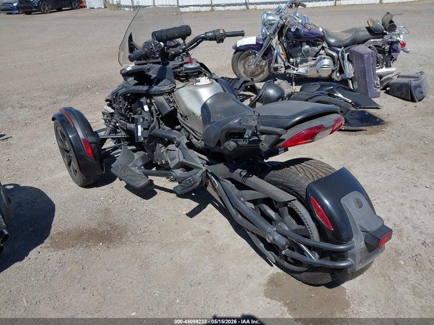 2016 Can-am/ brp Spyder VIN 2BXRDDD21GV000305 IAAI salvage auction — FRONT END, Salvage Title, sold $1,900 on 2026-10-07 (photo 3)