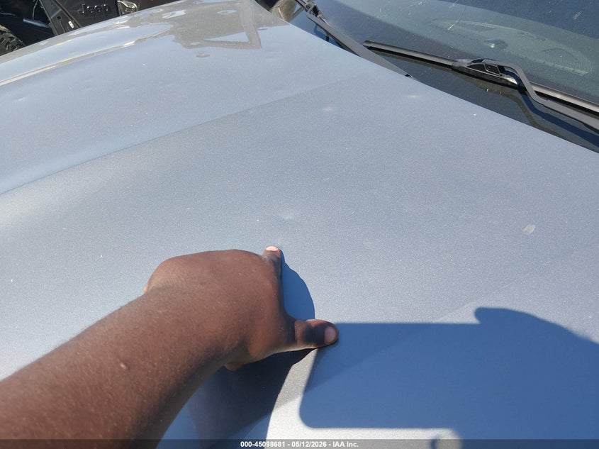 2023 Buick Envision VIN LRBFZNR40PD026487 IAAI salvage auction — HAIL, Salvage (Illinois), sold $8,050 on 2026-07-14 (photo 6)