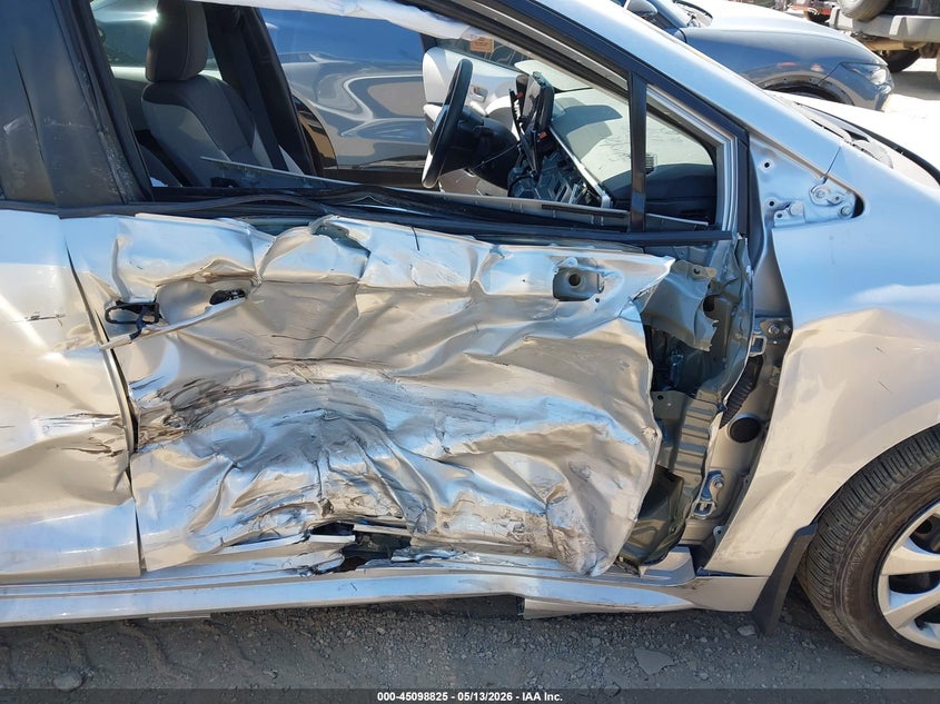 2025 Toyota Corolla VIN 5YFB4MDEXSP339898 IAAI salvage auction — SIDE, Salvage (Texas), sold $5,750 on 2026-07-20 (photo 6)