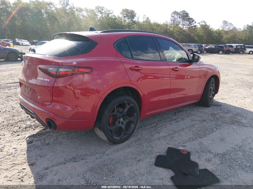 2022 Alfa romeo Stelvio VIN ZASPAKBN7N7D27999 IAAI salvage auction — LEFT FRONT, Salvage (Idaho), sold $8,800 on 2026-07-14 (photo 4)