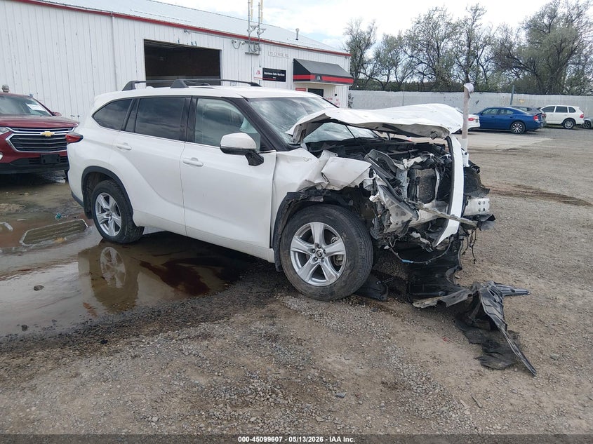 2020 Toyota Highlander VIN 5TDBZRBHXLS035801 IAAI salvage auction — FRONT END, Salvage (Montana), sold $4,550 on 2026-07-08 (photo 1)