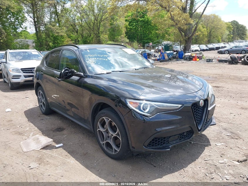 2021 Alfa romeo Stelvio VIN ZASPAKAN7M7D00687 IAAI salvage auction — RIGHT FRONT, Salvage Title, sold $525 on 2026-07-28 (photo 1)