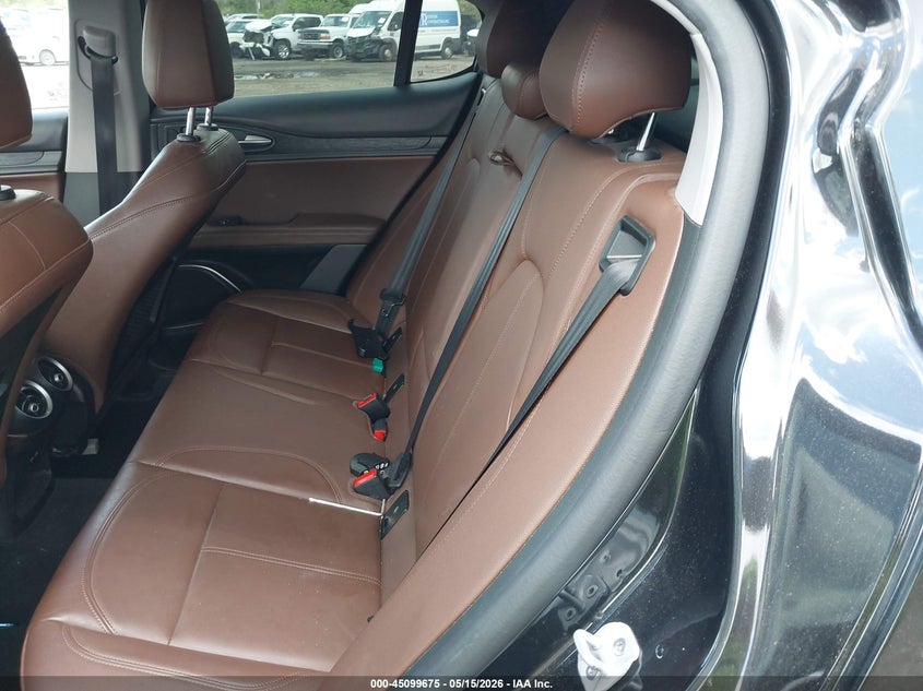 2021 Alfa romeo Stelvio VIN ZASPAKAN7M7D00687 IAAI salvage auction — RIGHT FRONT, Salvage Title, sold $525 on 2026-07-28 (photo 8)