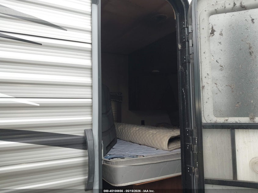 2016 Jayco Other VIN 1UJBJ0BR9G1T70384 IAAI salvage auction — Burn Interior, Clear (Oklahoma), sold $125 on 2026-09-15 (photo 5)