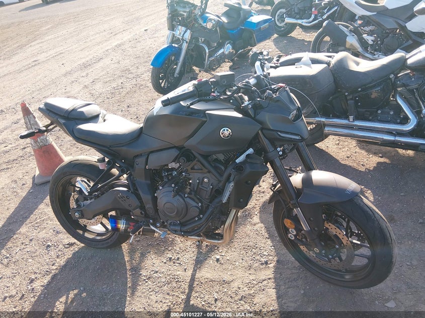 2025 Yamaha VIN JYARM48E4SA002751 IAAI salvage auction — LEFT & RIGHT, Salvage (Arizona), sold $4,600 on 2026-07-07 (photo 1)