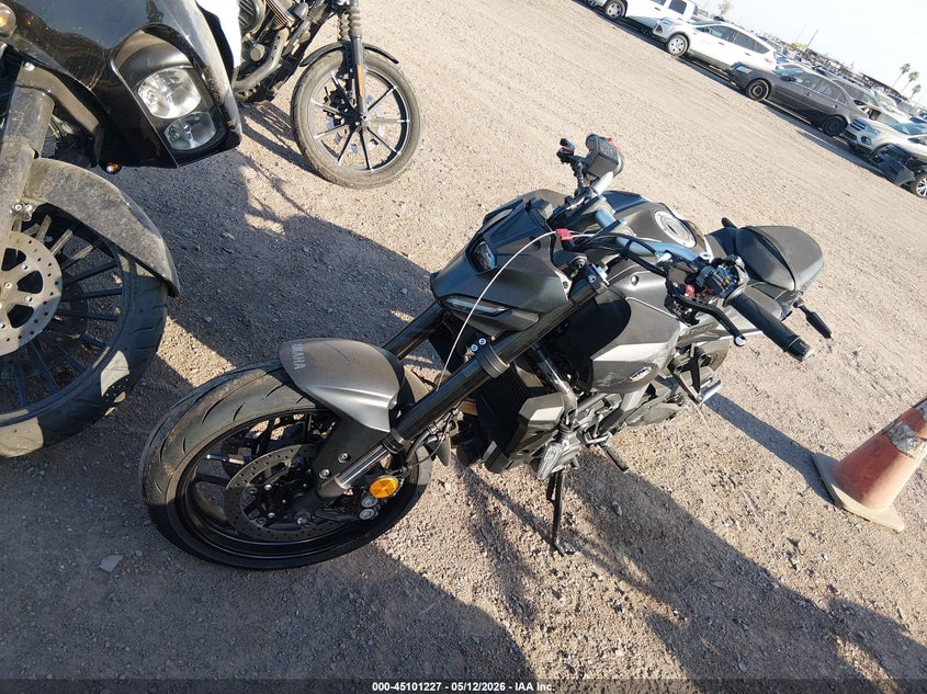 2025 Yamaha VIN JYARM48E4SA002751 IAAI salvage auction — LEFT & RIGHT, Salvage (Arizona), sold $4,600 on 2026-07-07 (photo 2)