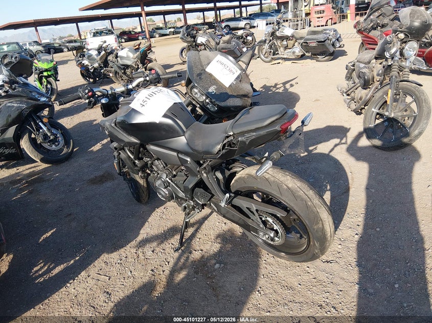 2025 Yamaha VIN JYARM48E4SA002751 IAAI salvage auction — LEFT & RIGHT, Salvage (Arizona), sold $4,600 on 2026-07-07 (photo 3)
