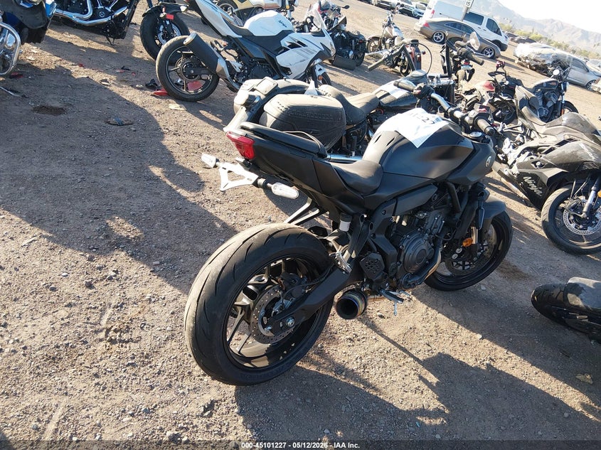 2025 Yamaha VIN JYARM48E4SA002751 IAAI salvage auction — LEFT & RIGHT, Salvage (Arizona), sold $4,600 on 2026-07-07 (photo 4)