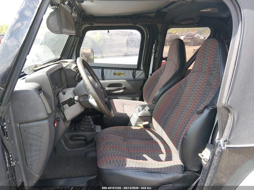 1999 Jeep Wrangler / VIN 1J4FY19S9XP466132 IAAI salvage auction — SIDE, Salvage (Ohio), sold $850 on 2026-07-11 (photo 5)