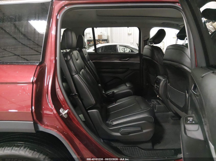 2024 Jeep Grand cherokee VIN 1C4RJKBG4R8925454 IAAI salvage auction — HAIL, Salvage (Iowa), sold $19,725 on 2026-08-11 (photo 8)