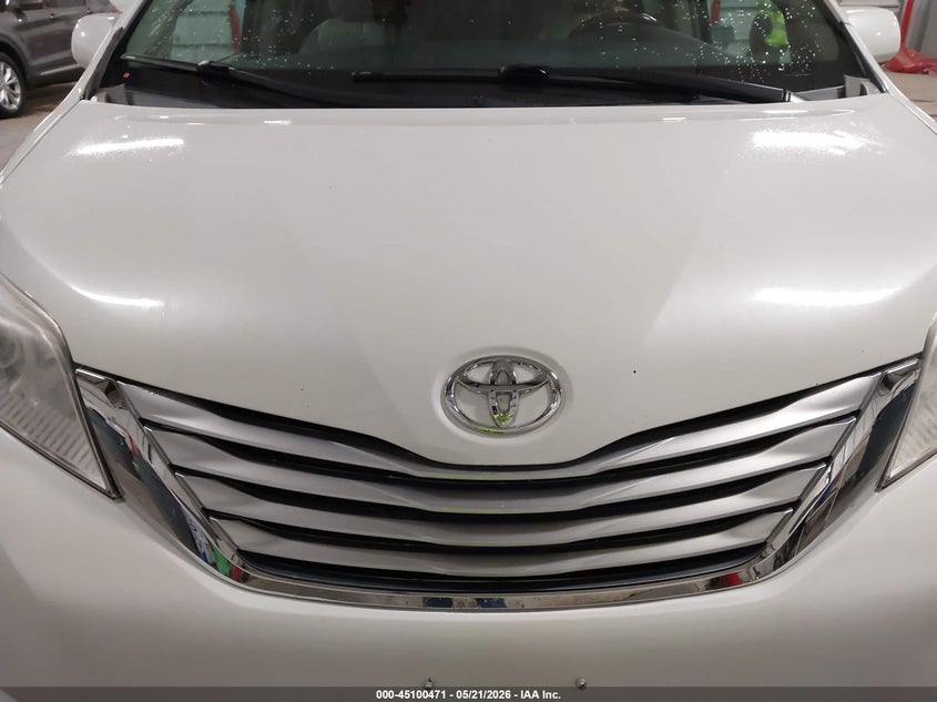 2011 Toyota Sienna VIN 5TDYK3DC3BS144032 IAAI salvage auction — HAIL, Salvage (Iowa), sold $2,900 on 2026-07-14 (photo 6)