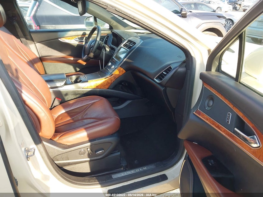 2018 Lincoln Mkx VIN 2LMPJ6LP6JBL30684 IAAI salvage auction — FRONT & REAR, Salvage Title, sold $2,100 on 2026-08-01 (photo 5)