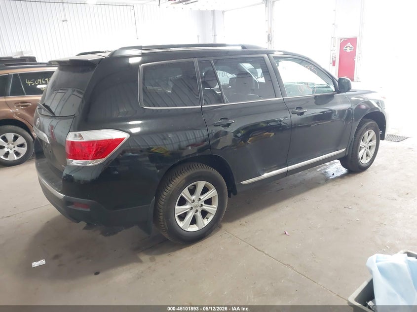 2012 Toyota Highlander VIN 5TDBK3EH5CS171539 IAAI salvage auction — LEFT SIDE, Salvage (Minnesota), sold $775 on 2026-07-22 (photo 4)